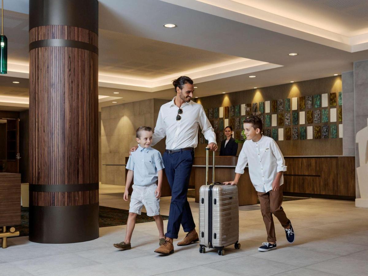 ホテル プルマン ロトルア エクステリア 写真 The hotel's lobby