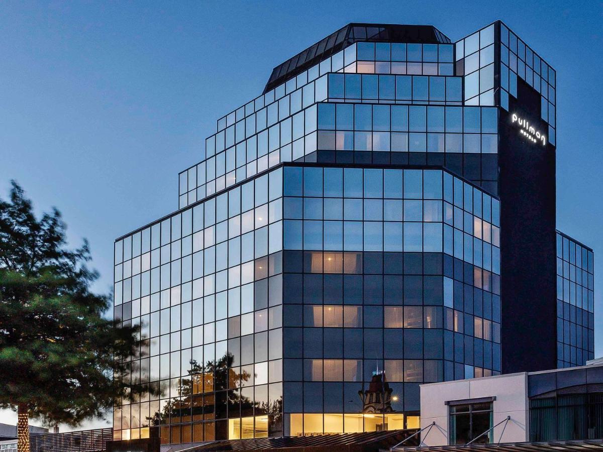 ホテル プルマン ロトルア エクステリア 写真 The building of the company in Madrid